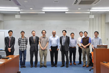Photo with researchers2